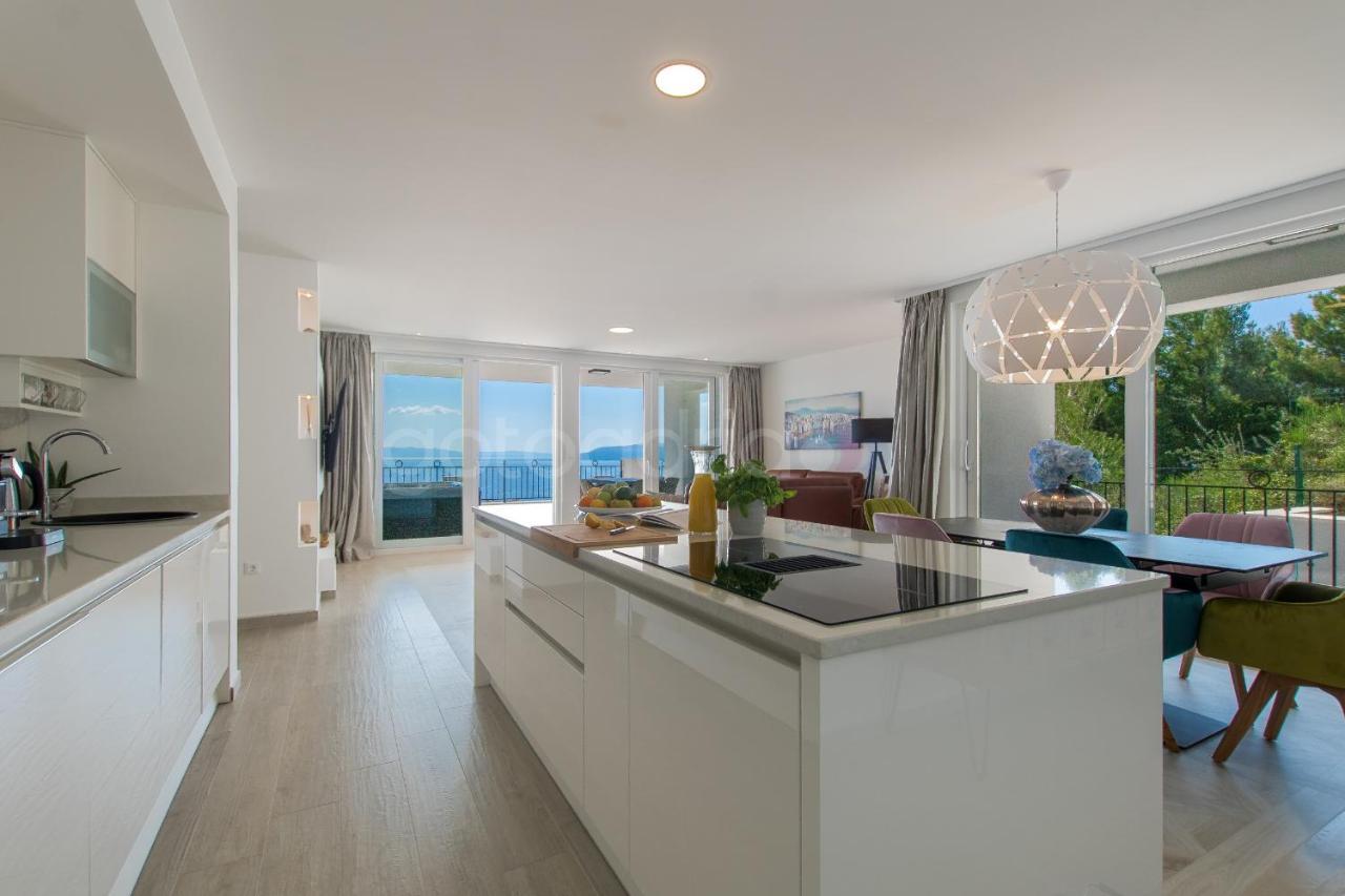 Villa Smaragd - Opal - Luxury Apt With Shared Pool And Private Hot Tub มาคาร์สกา ภายนอก รูปภาพ