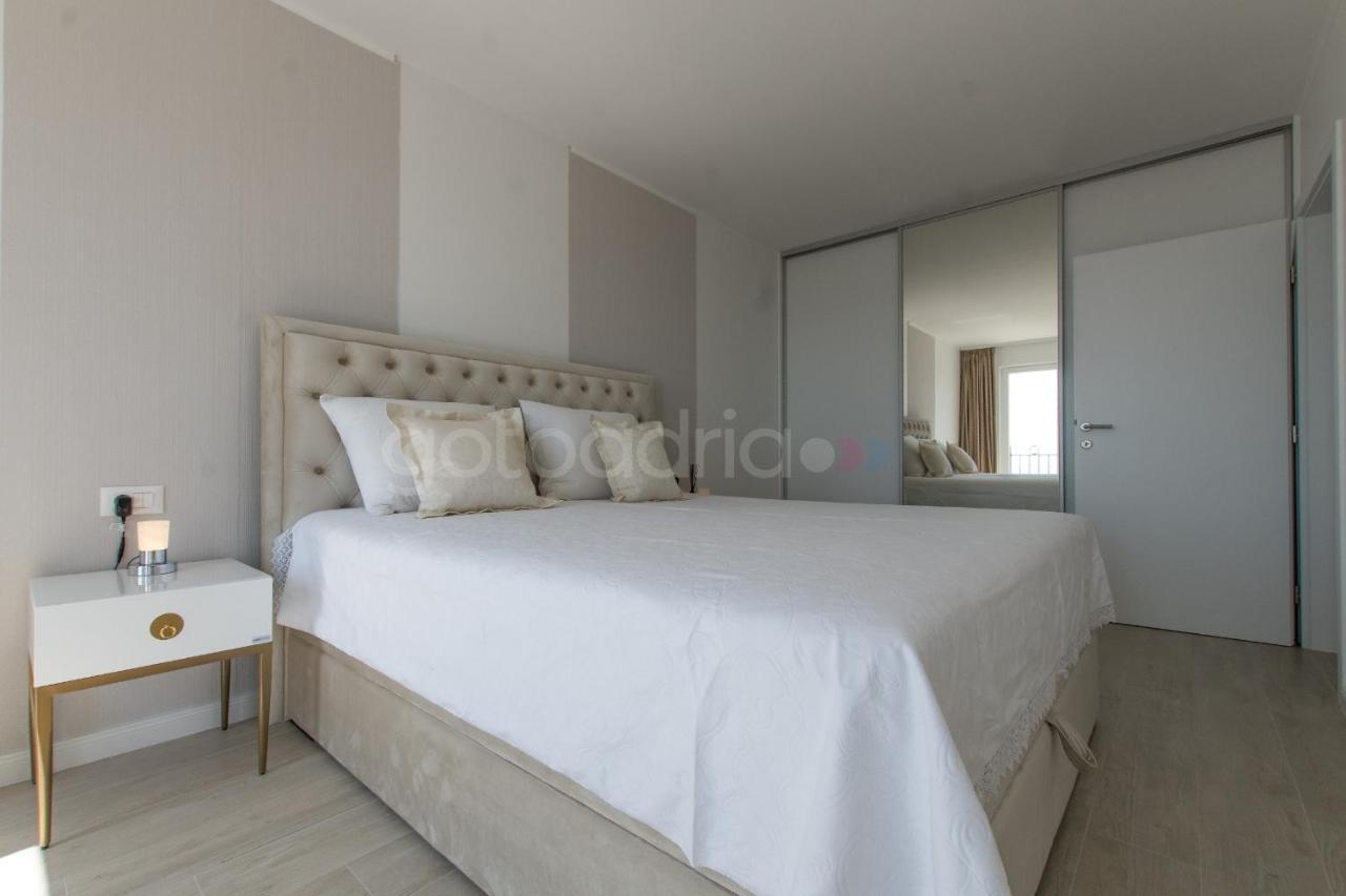 Villa Smaragd - Opal - Luxury Apt With Shared Pool And Private Hot Tub มาคาร์สกา ภายนอก รูปภาพ