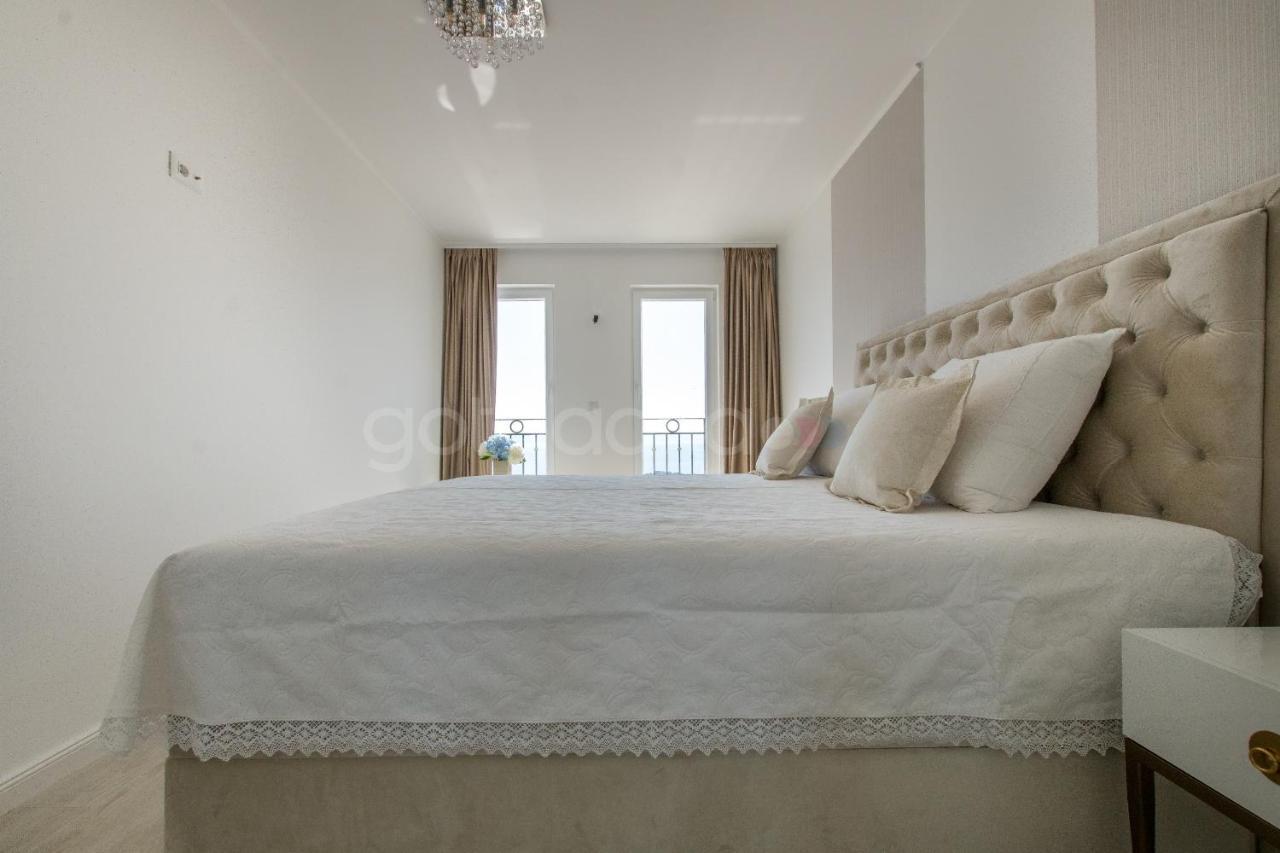 Villa Smaragd - Opal - Luxury Apt With Shared Pool And Private Hot Tub มาคาร์สกา ภายนอก รูปภาพ
