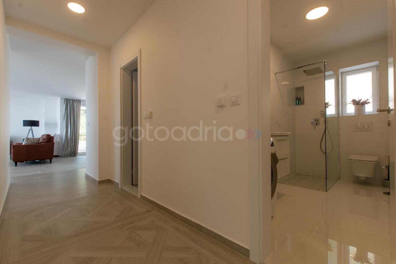 Villa Smaragd - Opal - Luxury Apt With Shared Pool And Private Hot Tub มาคาร์สกา ภายนอก รูปภาพ
