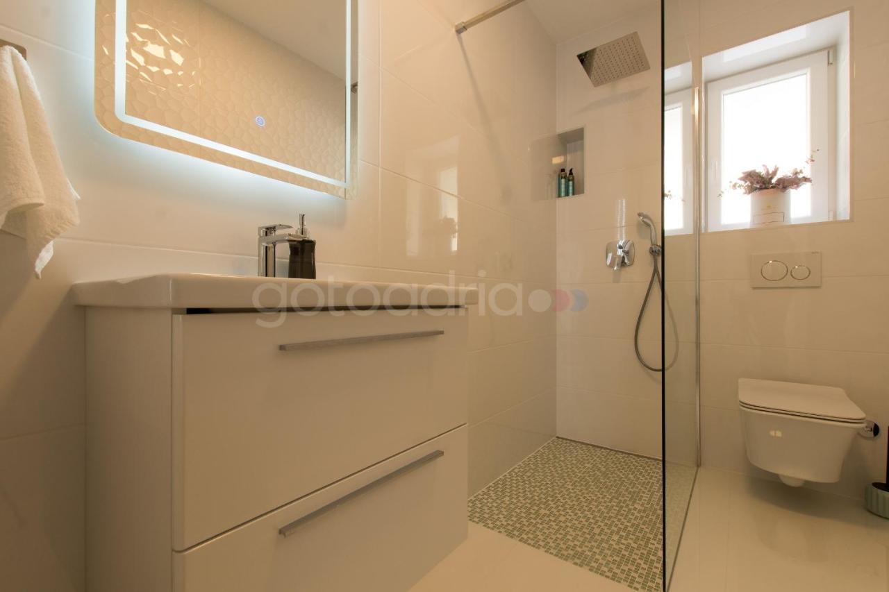 Villa Smaragd - Opal - Luxury Apt With Shared Pool And Private Hot Tub มาคาร์สกา ภายนอก รูปภาพ