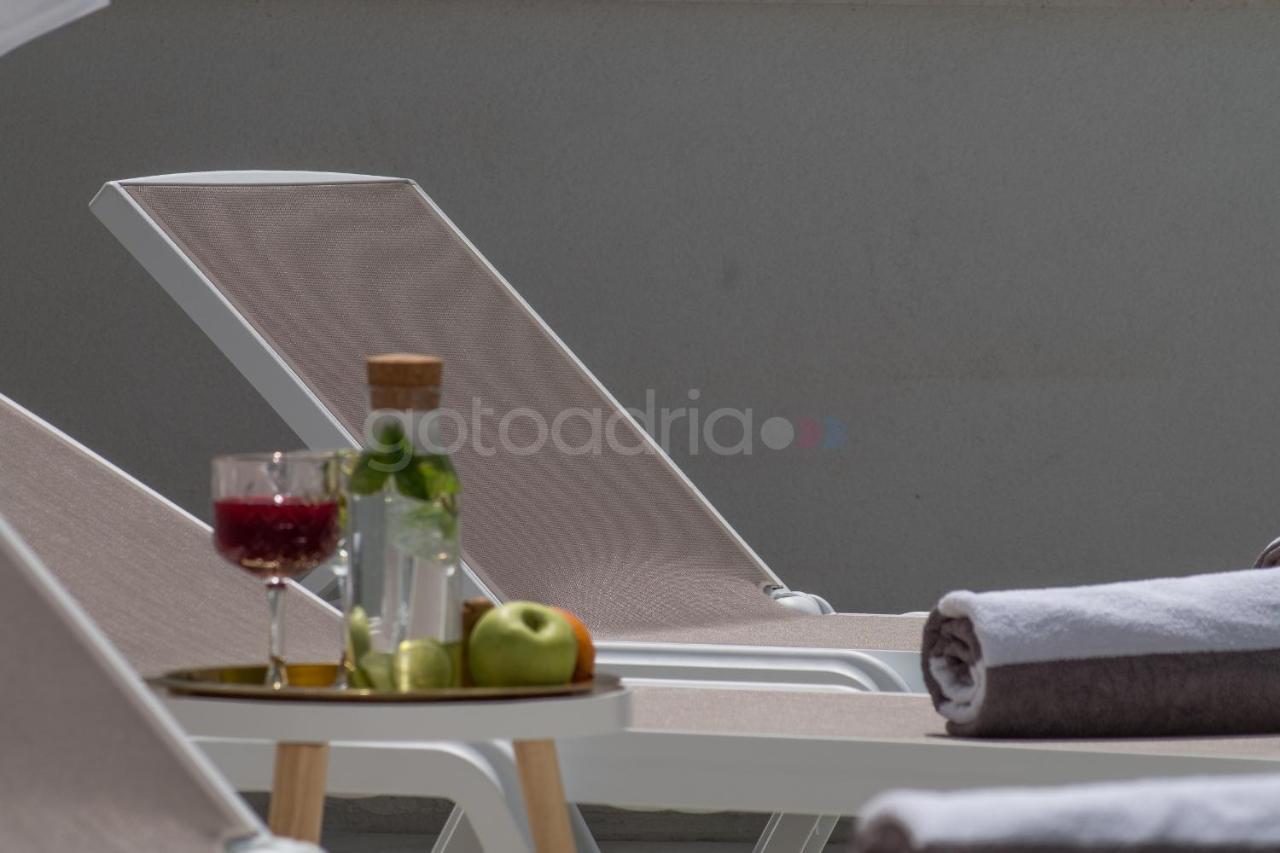Villa Smaragd - Opal - Luxury Apt With Shared Pool And Private Hot Tub มาคาร์สกา ภายนอก รูปภาพ
