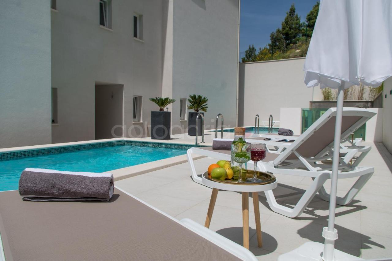 Villa Smaragd - Opal - Luxury Apt With Shared Pool And Private Hot Tub มาคาร์สกา ภายนอก รูปภาพ