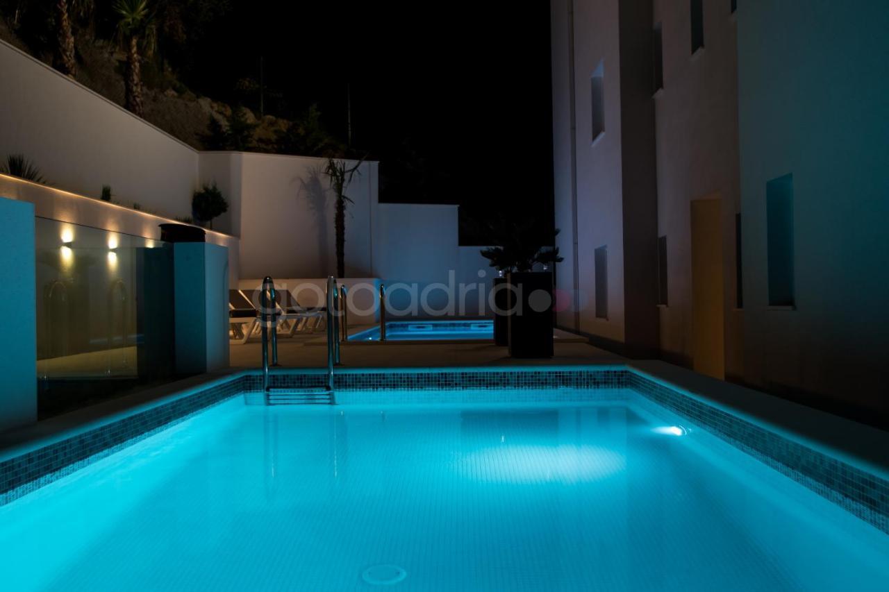 Villa Smaragd - Opal - Luxury Apt With Shared Pool And Private Hot Tub มาคาร์สกา ภายนอก รูปภาพ